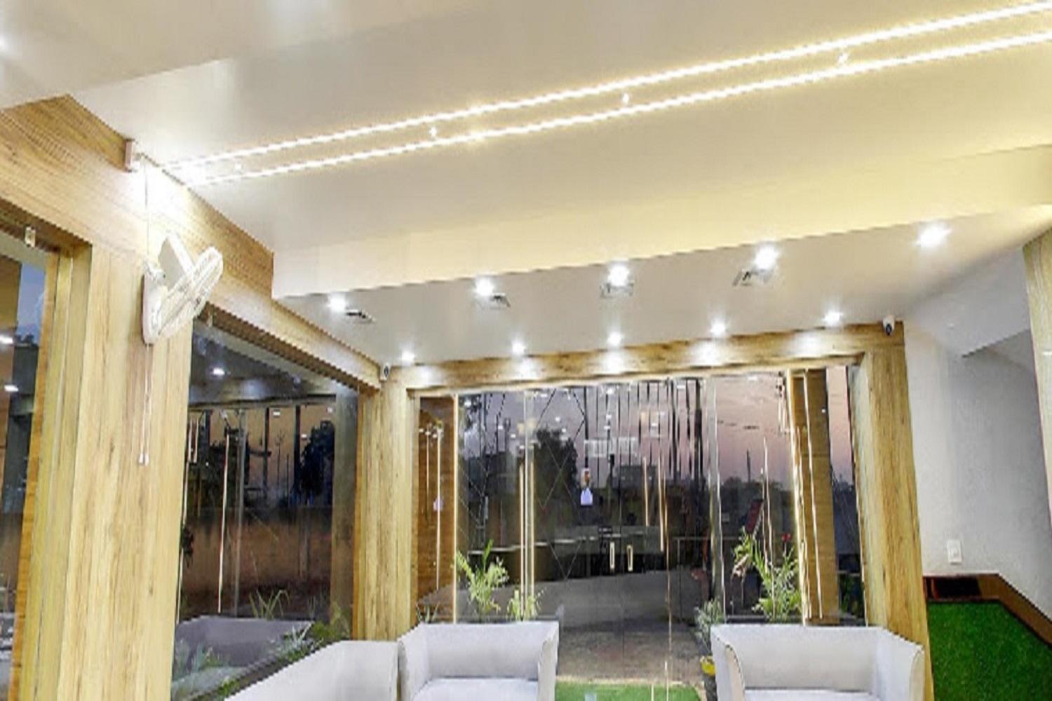 Tharad Hotel Shivay International מראה חיצוני תמונה